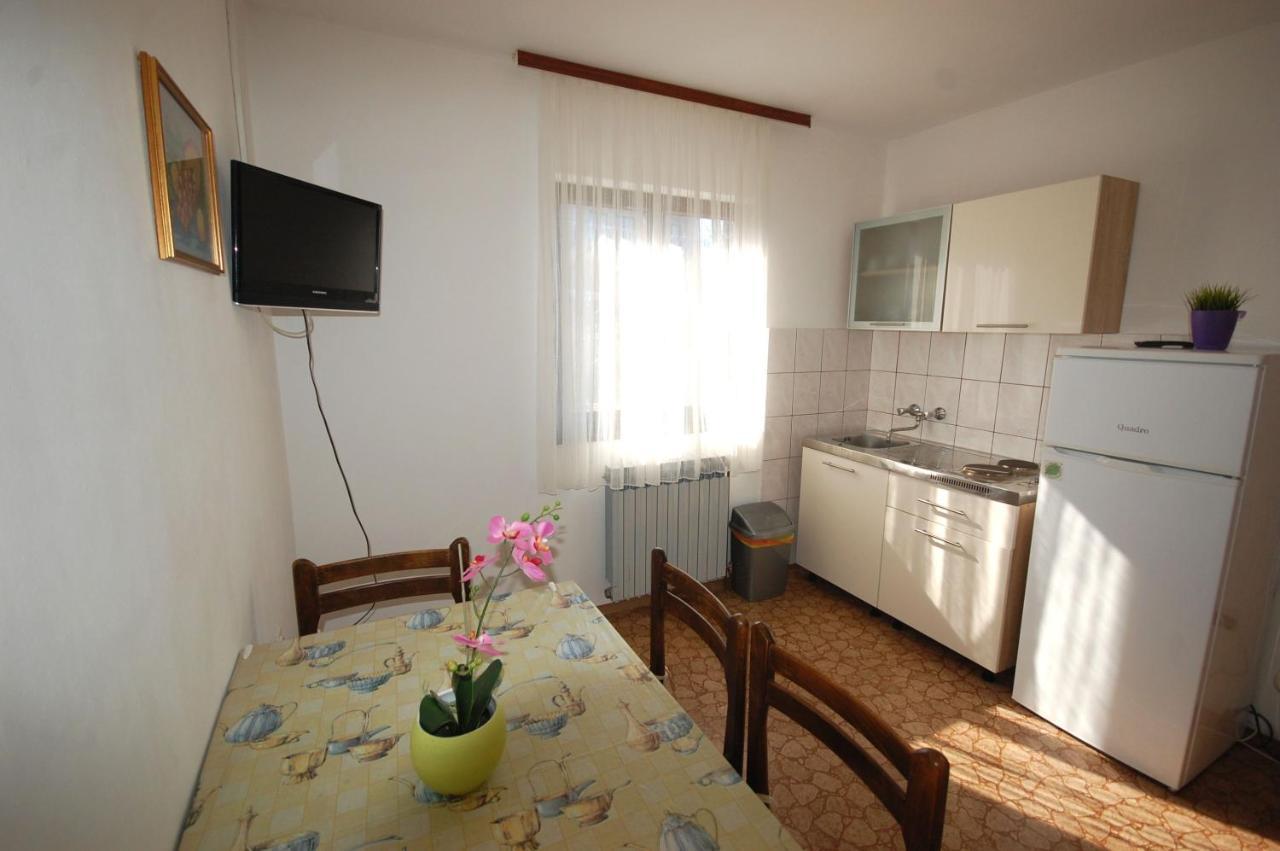Apartments Dida By El-Pi Tours Njivice Ngoại thất bức ảnh