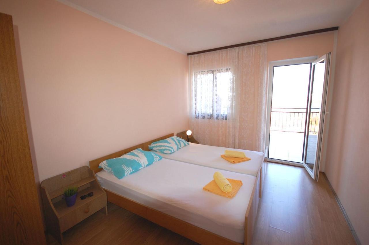 Apartments Dida By El-Pi Tours Njivice Ngoại thất bức ảnh